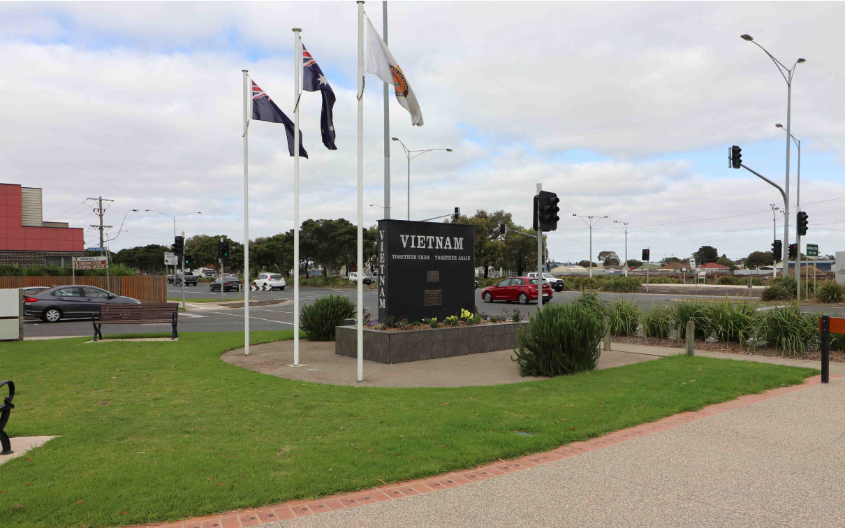 Viridian Glass – Vietnam Veterans Avenue of Honour